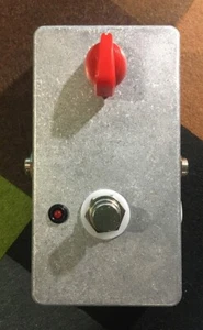 Brian May Treble Boost pedal clone - Chicago Stompworks - Picture 1 of 2