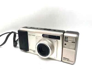 Nikon Coolpix 600 fotocamera digitale compatta con 5 mm f/2.8 - Foto 1 di 5