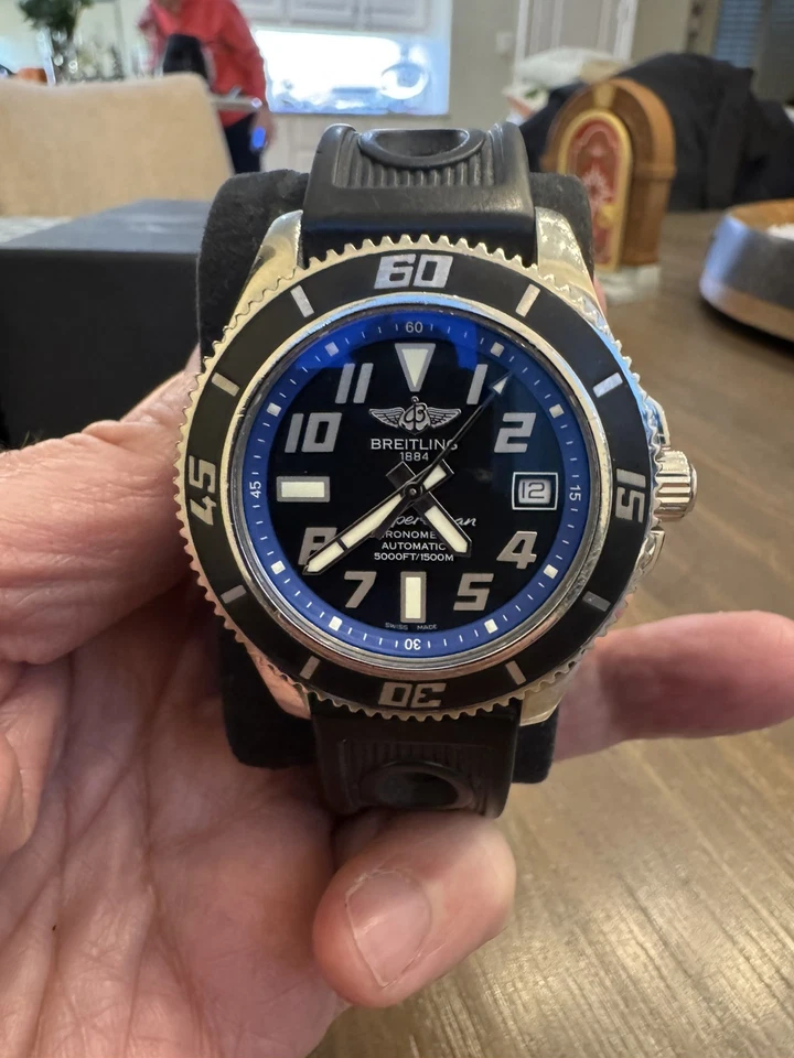 Breitling Superocean "Abyss" 42MM esfera negra azul (A17364) - Juego completo Foto 1 de 4