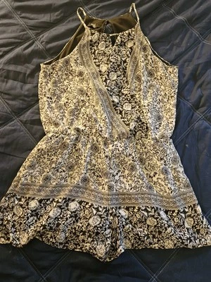 Mameluco Floral Bcx Juniors, Talla Grande Cuello en V Cintura Elástica Negro Blanco 1 Pieza  Foto 1 de 4