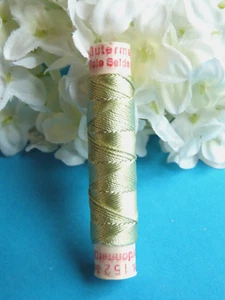 732BTER Superb Bobbin Silk Thread Gutermann Domo "Green" No. 152 - Picture 1 of 2
