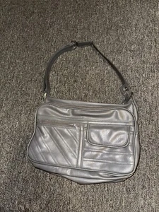 Purse - Picture 1 of 4