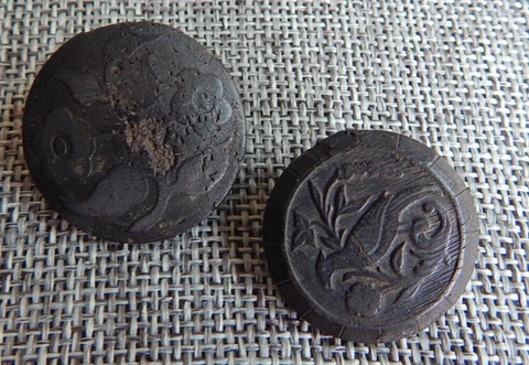Lot of Antique Vntg Pressed Horn Buttons #573 Cover
