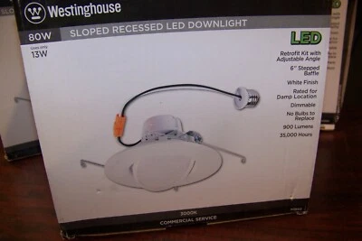 Westinghouse 5085000 80 vatios 6 pulgadas inclinado empotrado LED Downlight accesorio 13W Foto 1 de 4