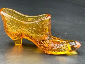 Vintage Fenton Glass Shoe, amber color daisy & button, small vase - Picture 1 of 4