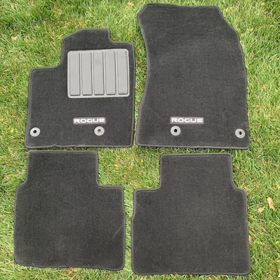 Juego de alfombrillas Nissan Rogue 2021-2024 OEM T99E2-6RR0X genuinas de fábrica Foto 1 de 4