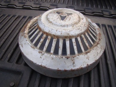 Tapacubos vintage OEM 1969-1976 Dodge Truck Van 12" plato para perros 3/4 y 1 tonelada pintado Foto 1 de 4