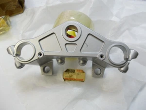 Yamaha RD125YPVS RZ125 SRX250 Handle Crown NOS RD125LC Holder OEM 51Y-23435-00 - Picture 1 of 11