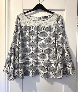 Mint Velvet Black White Floral Top Flared Sleeve Broderie Anglaise UK 10 - Picture 1 of 4