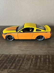2011 Ford Mustang GT MAISTO Diecast 1:24 Yellow/Orange Maisto All Stars - Picture 1 of 7
