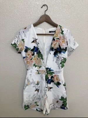 Mameluco Missguided Plunge EE. UU. Talla 2, Reino Unido Talla 6 Cóctel Floral Blanco Foto 1 de 4