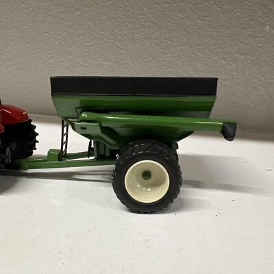 Brent 674 Dual Wheeled Grain Cart By Unverferth 1/64 - Image 1 of 4
