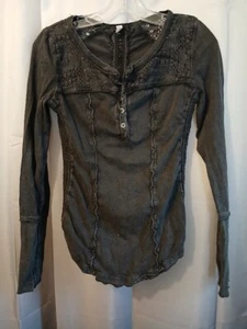 Free People Shell Lace Henley T-Shirt Top XS Schwarz U-Ausschnitt Gold Coast LS - Bild 1 von 12