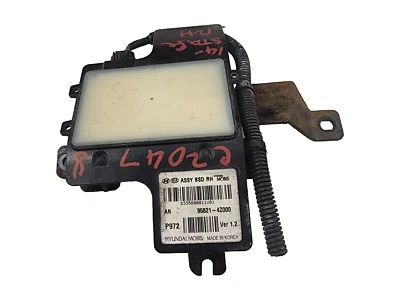 2014 Hyundai Santa Fe Blind Spot Radar Right Sensor 95821-4Z000 OEM - Image 1 of 4