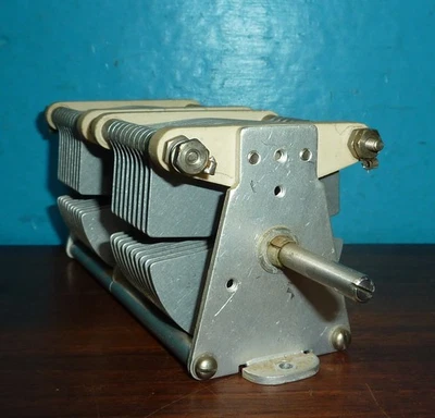 Condensador de afinación variable EF Johnson Viking 200ED20 doble marcha 200pf/sección - Foto 1 de 4