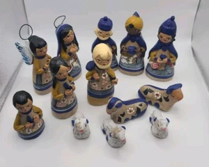 Vintage Hand Painted Clay Folk Art Pottery Mexican Nativity Blue 13 Piece - Picture 1 of 12