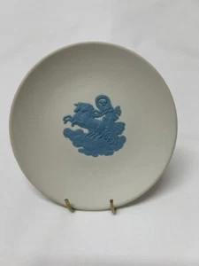Wedgewood Jasperware COASTER 3482 Blue on White Chariot 4" - Picture 1 of 5