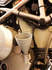 Ducati Monster - Oil funnel threaded - Picture 1 of 2