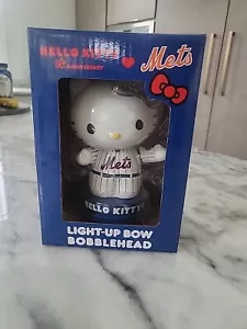 2024 Hello Kitty New York Mets Bobblehead SGA Sanrio - Bild 1 von 3