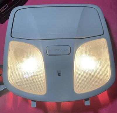 2011 2012 2013 2014 Hyundai Sonata mapa cúpula aérea lâmpada cinza console fabricante de equipamento original - Imagem 1 de 4