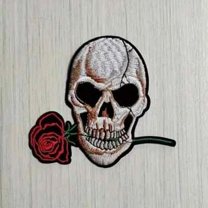Conjunto de apliques con parche bordado de calavera y rosa para planchar para ropa hágalo usted mismo denim, etc. - Imagen 1 de 3
