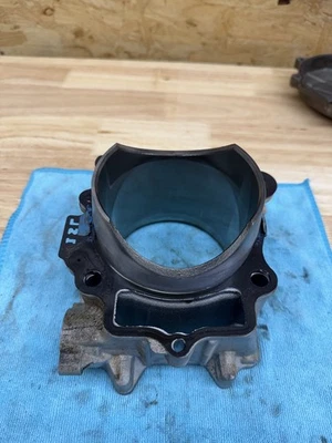 Yamaha YZ450F YZ 450F 2003-2013 cilindro jarra barril extremo superior 5TA-11311-12-00 Foto 1 de 3