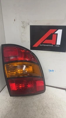 03-08 PONTIAC VIBE LEFT DRIVER TAIL LIGHT ASSEMBLY QTR PNL MNTED - Image 1 of 4