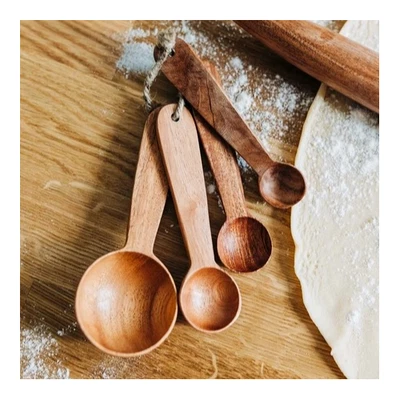 Cucharas medidoras de madera | Madera de neem tallada a mano Foto 1 de 3