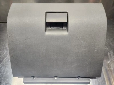 Chevrolet Colorado 2004-2006 tablero guantera compartimento de almacenamiento gris oscuro OEM Foto 1 de 4