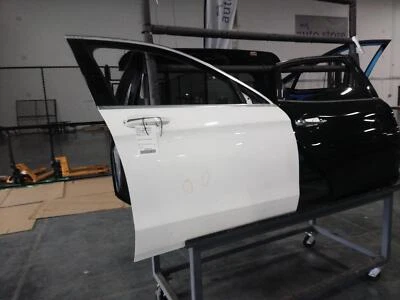 Mercedes-Benz Clase GLC 2016 puerta delantera derecha blanca 119 k millas fabricante de equipos originales pieza usada Foto 1 de 2