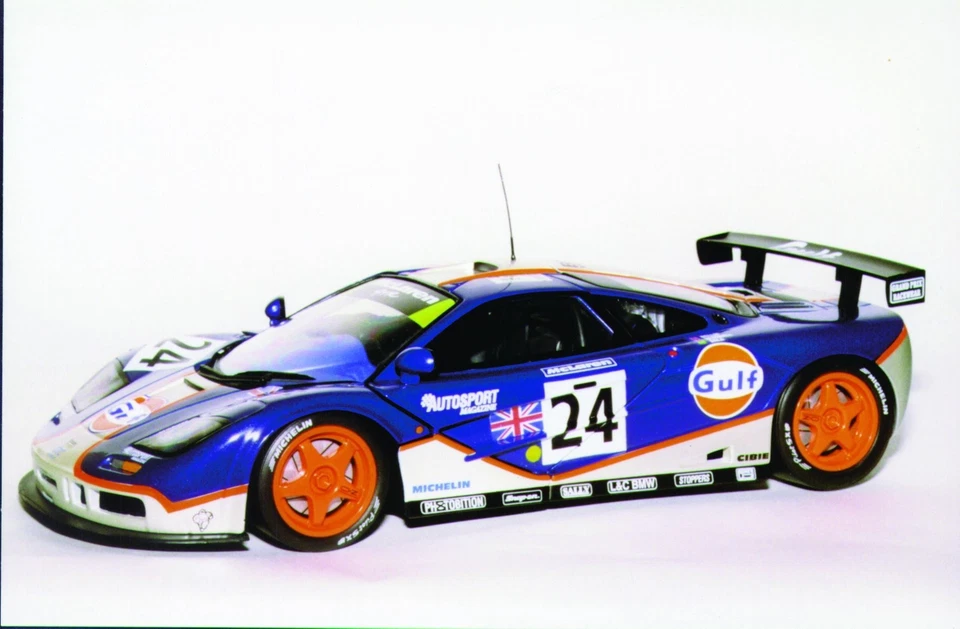 Modelos 1:18 UT McLaren F1 GTR '95 #24 Le Mans 'Gulf' Foto 1 de 2