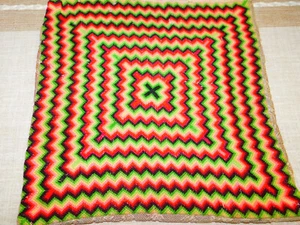 Vintage Handarbeit NADELKISSEN Bezug Hülle Geometrisch Zick Zack 15x15 NEONROSA - Bild 1 von 7
