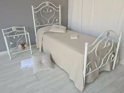 Letto singolo in ferro battuto Cuore bianco decorato oro  - Immagine 1 di 4