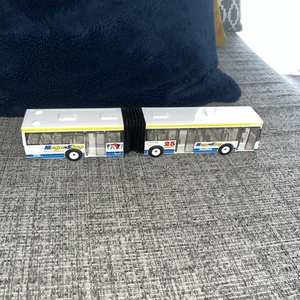 SIKU Super Series 1:55 SCALE 3517 HINGED BUS - Picture 1 of 7