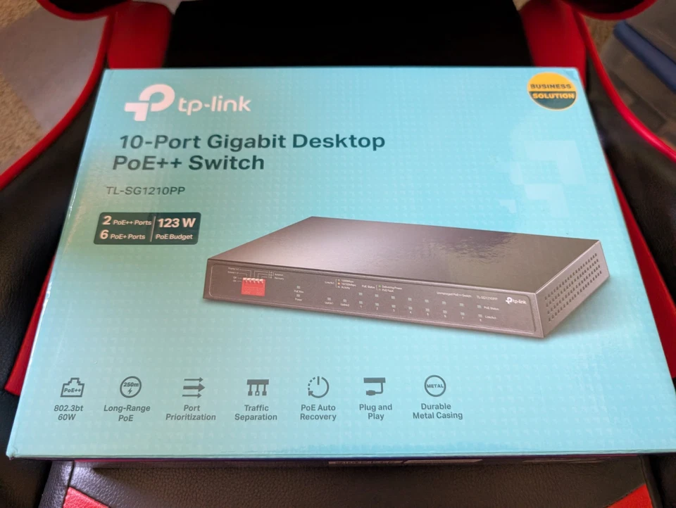 TP-Link TL-SG1210PP POE++ Gigabit Switch - Image 1 of 3