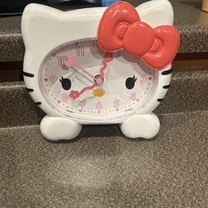 2011 Hello Kitty Face Pink Bow Hanging Wall Clock Sanrio - Picture 1 of 4