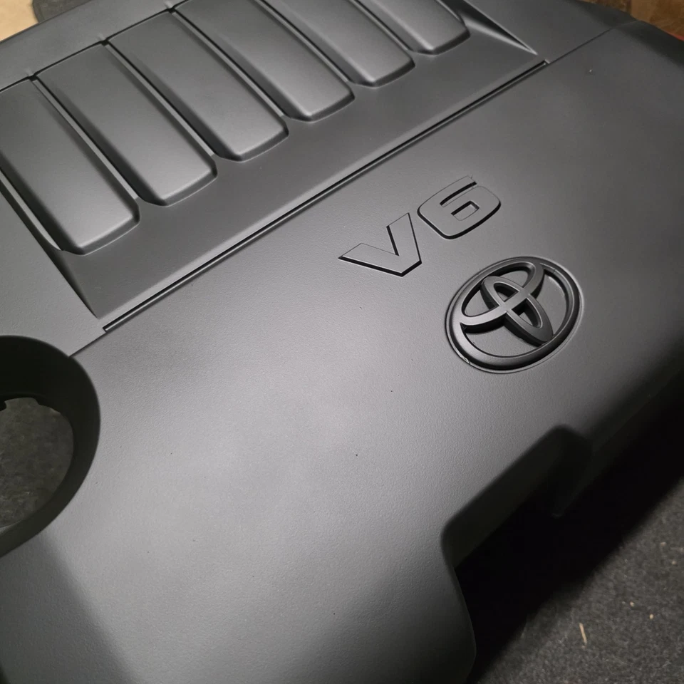 Cubierta motor Toyota Avalon Sienna Camry V6 2grfe pintada negra excelente estado. Foto 1 de 2