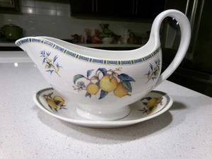 WEDGWOOD CITRONS GRAVY BOAT WITH UNDERPLATE - Picture 1 of 4