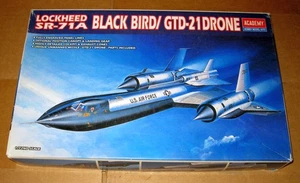 Academy 1:72 Lockheed SR-71A Black Bird mit GTD-21 Drohne USAF Recon detailliert - Bild 1 von 9