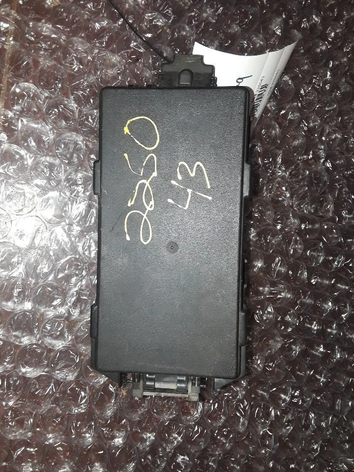 Fuse Box Engine VIN W 8th Digit Romeo Fits 03-05 CROWN VICTORIA 1234616 Foto 1 de 4