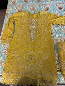 pakistani shalwar kameez mehndi wear Party Wear 3 Piece Suit Size m - Picture 1 of 6