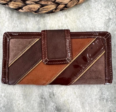 Cartera sin asas Fossil marrón retro boho diagonal gamuza y cuero y charol en muy buen estado Foto 1 de 4