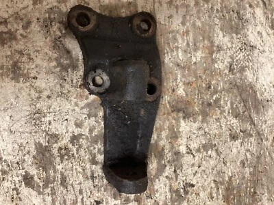 Soporte alternador inferior Toyota Pickup 4Runner 22RE 1985-1995  Foto 1 de 4