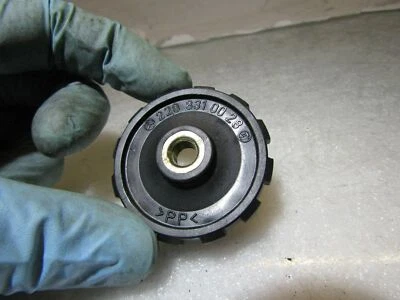 Mercedes S Class W220 windscreen wiper washer ring 2208310028 - Image 1 of 3