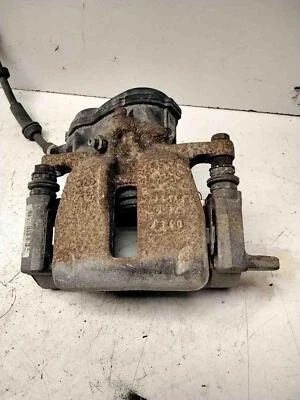 Pinza derecha AUDI A5 2008 2009 2010 2011 2012 2013 2014 2015 2016 2017 Foto 1 de 3