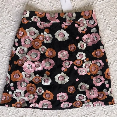 NUEVO CON ETIQUETAS Minifalda French Connection Negra Floral Bordada Malla 3D Talla 0 Festival Foto 1 de 4