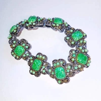 STYLISH VINTAGE SELRO STYLE BRACELET with GREEN STONE MOUNTS - Image 1 of 4