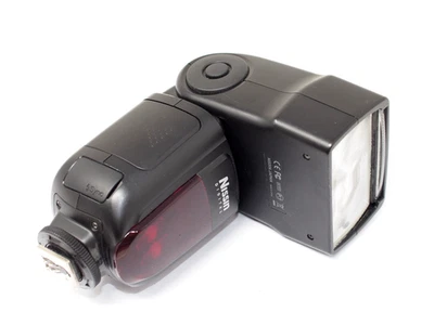 Nissin Di700 Bounce/Swivel Head Flashgun for Canon - Image 1 of 4