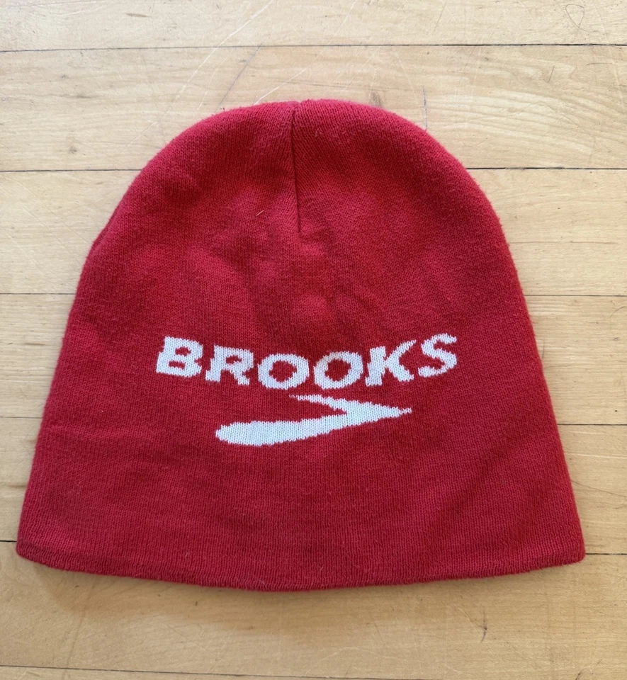 Brooks Running Gear Gorro Rojo Medias Sombrero Unisex Gráfico Logo Foto 1 de 2