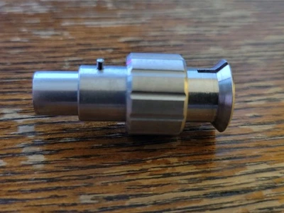 Brida de brazo Thorens original y tuerca de aspecto. Brazo fuera de TP 11 de TD165  Foto 1 de 4